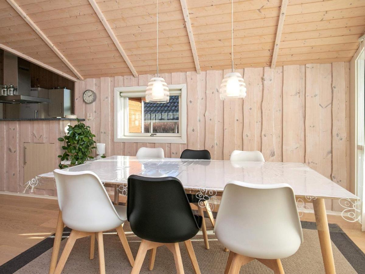 Three-Bedroom Holiday Home In Rodby 38 Kramnitse ภายนอก รูปภาพ