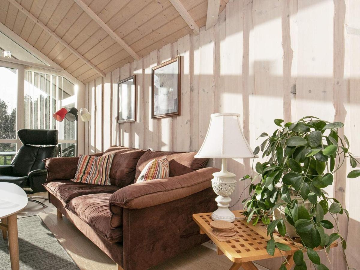 Three-Bedroom Holiday Home In Rodby 38 Kramnitse ภายนอก รูปภาพ