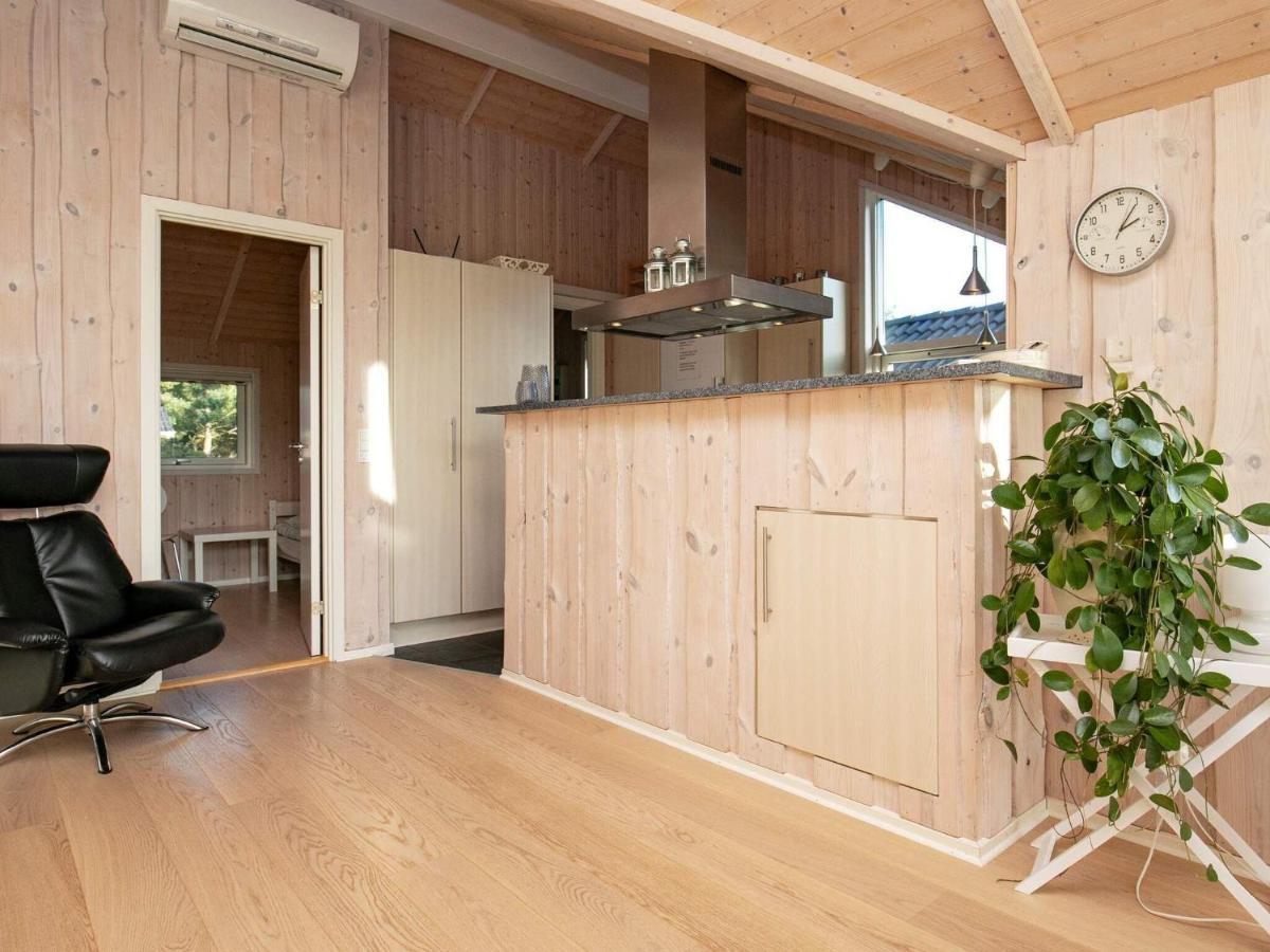 Three-Bedroom Holiday Home In Rodby 38 Kramnitse ภายนอก รูปภาพ