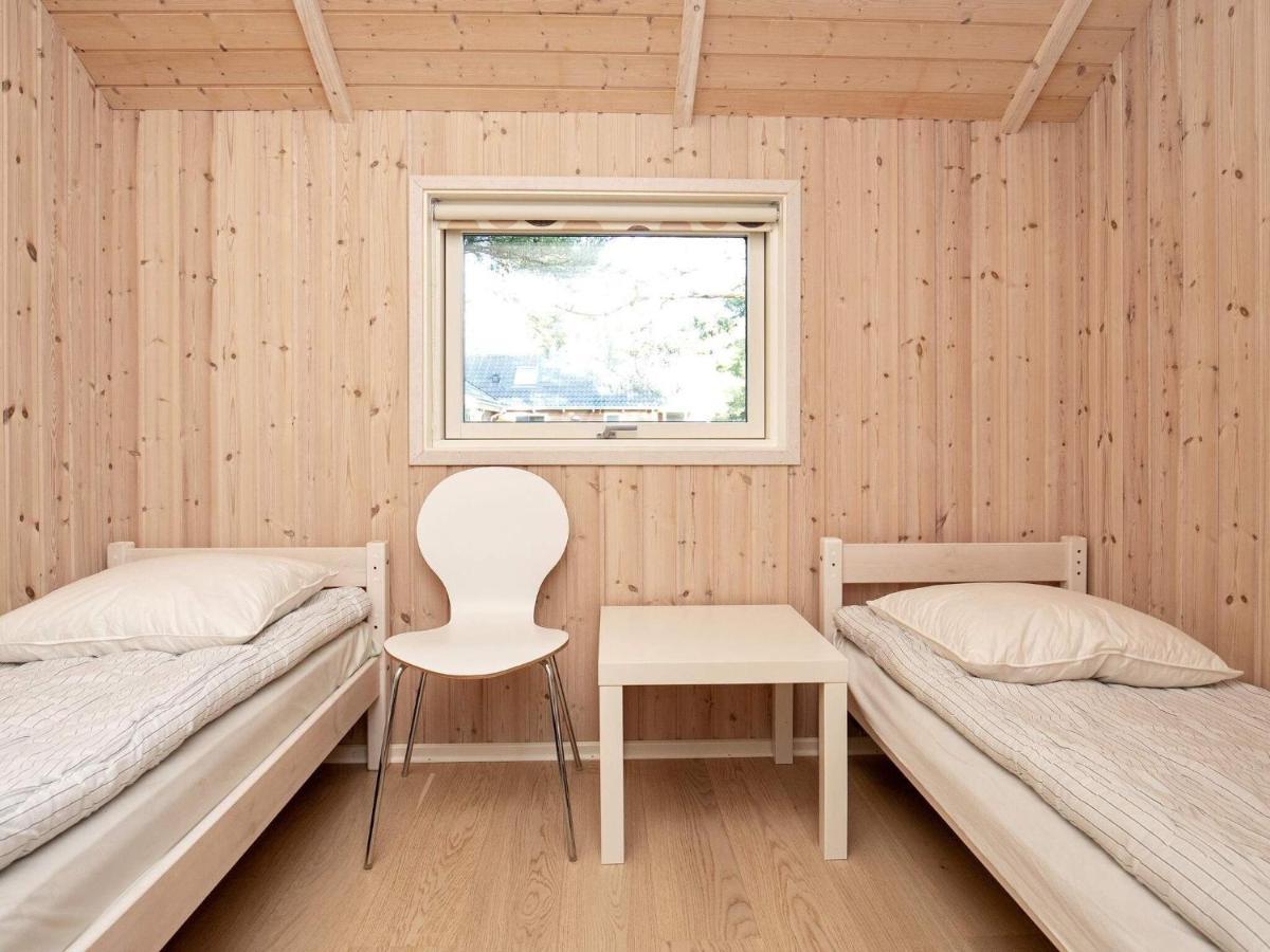 Three-Bedroom Holiday Home In Rodby 38 Kramnitse ภายนอก รูปภาพ