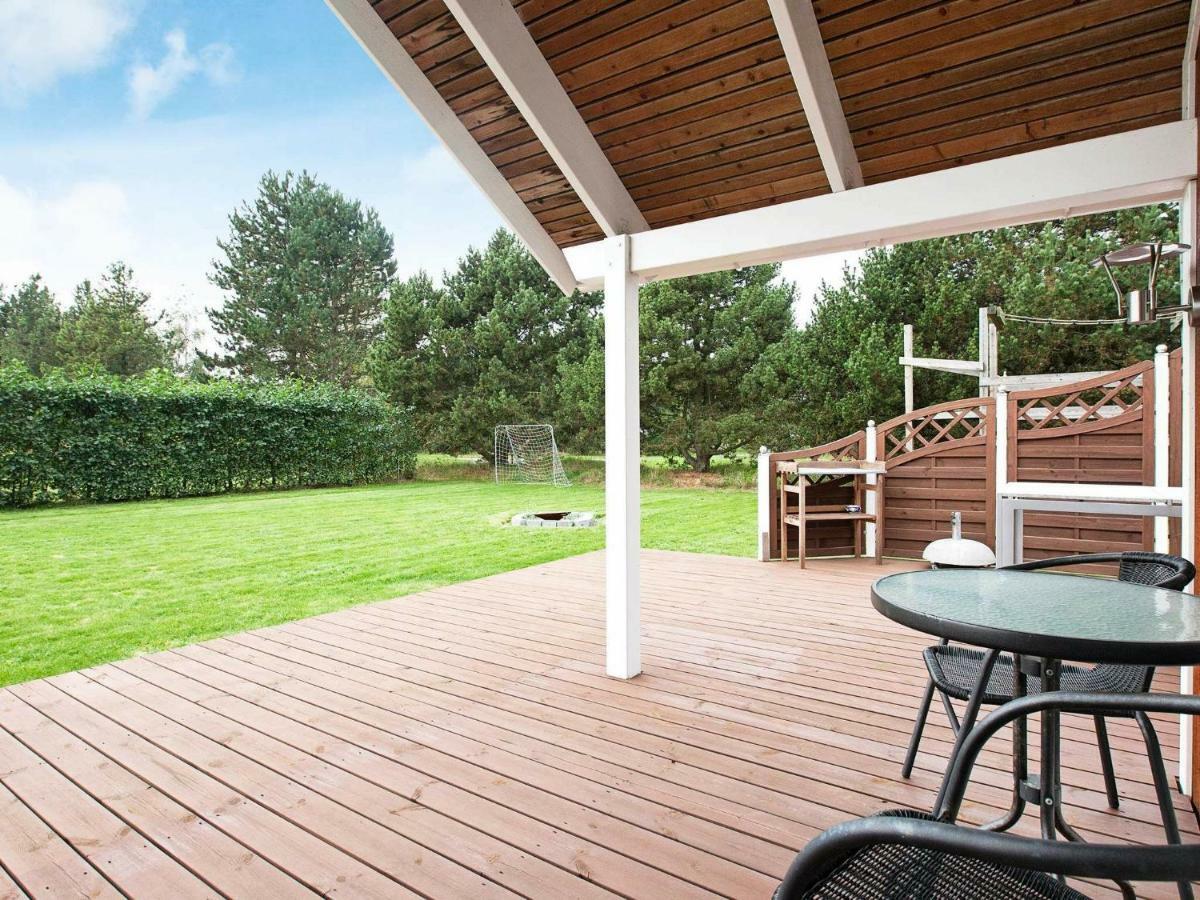Three-Bedroom Holiday Home In Rodby 38 Kramnitse ภายนอก รูปภาพ