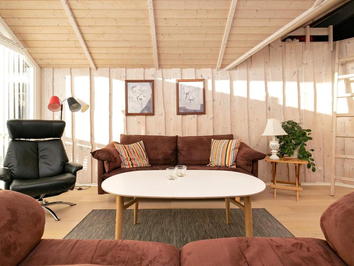 Three-Bedroom Holiday Home In Rodby 38 Kramnitse ภายนอก รูปภาพ